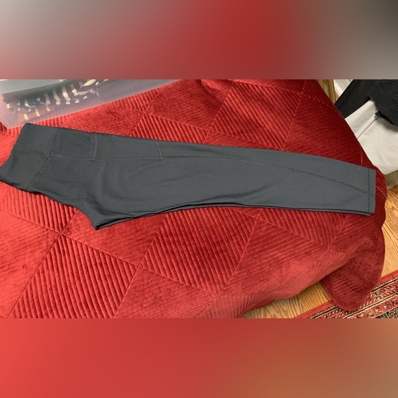 Old Navy Active Powersoft black, ribbed high-rise leggings - Picture 11 of 16